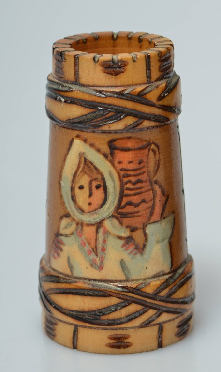 Небольшая декоративная деревянная чаша