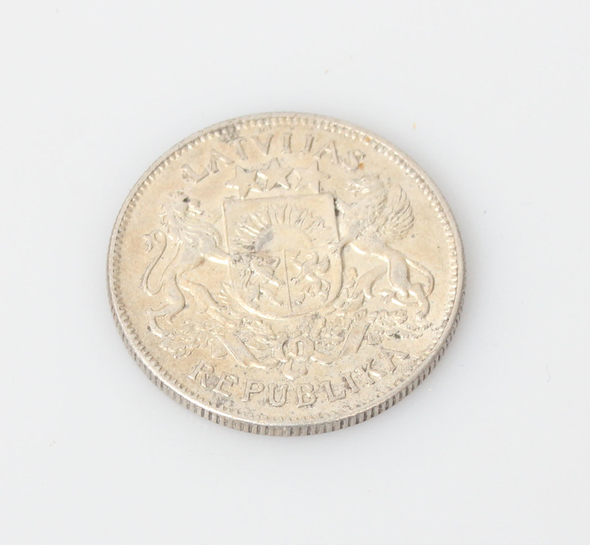 Серебряная монета 2 лата - 1925 год.