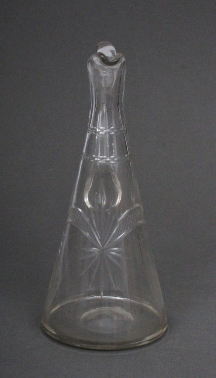 Glass decanter without cork