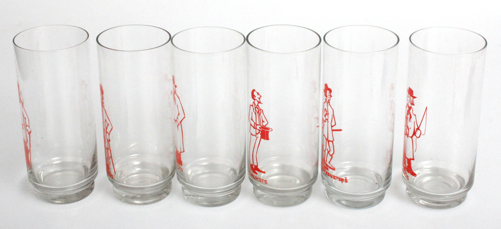 Стеклянные стаканы 