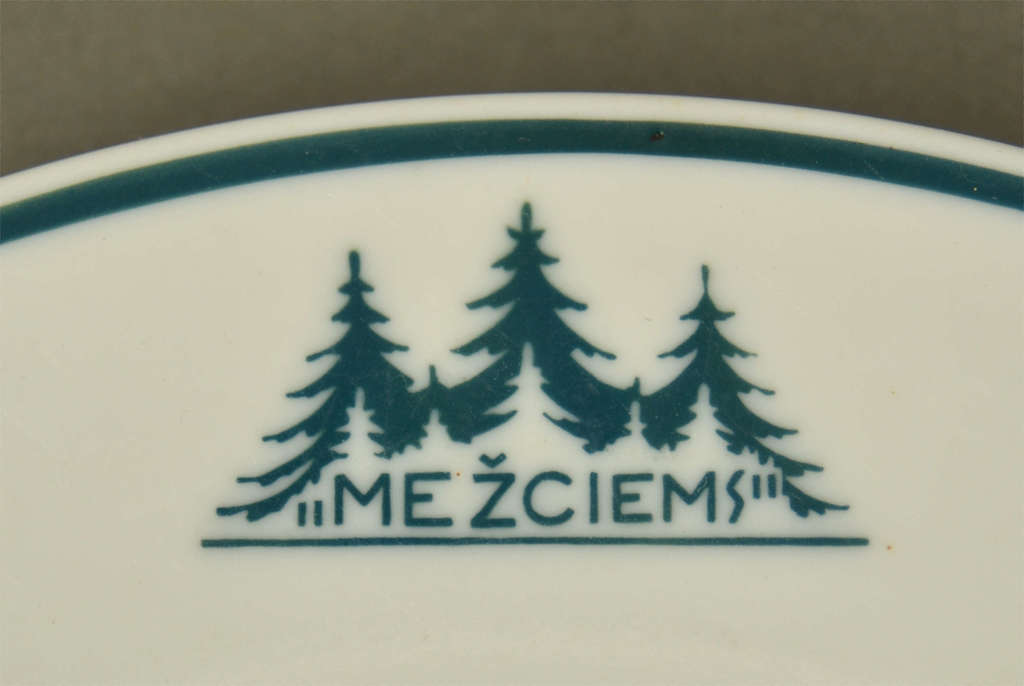 Kuzņecova porcelāna šķīvis 