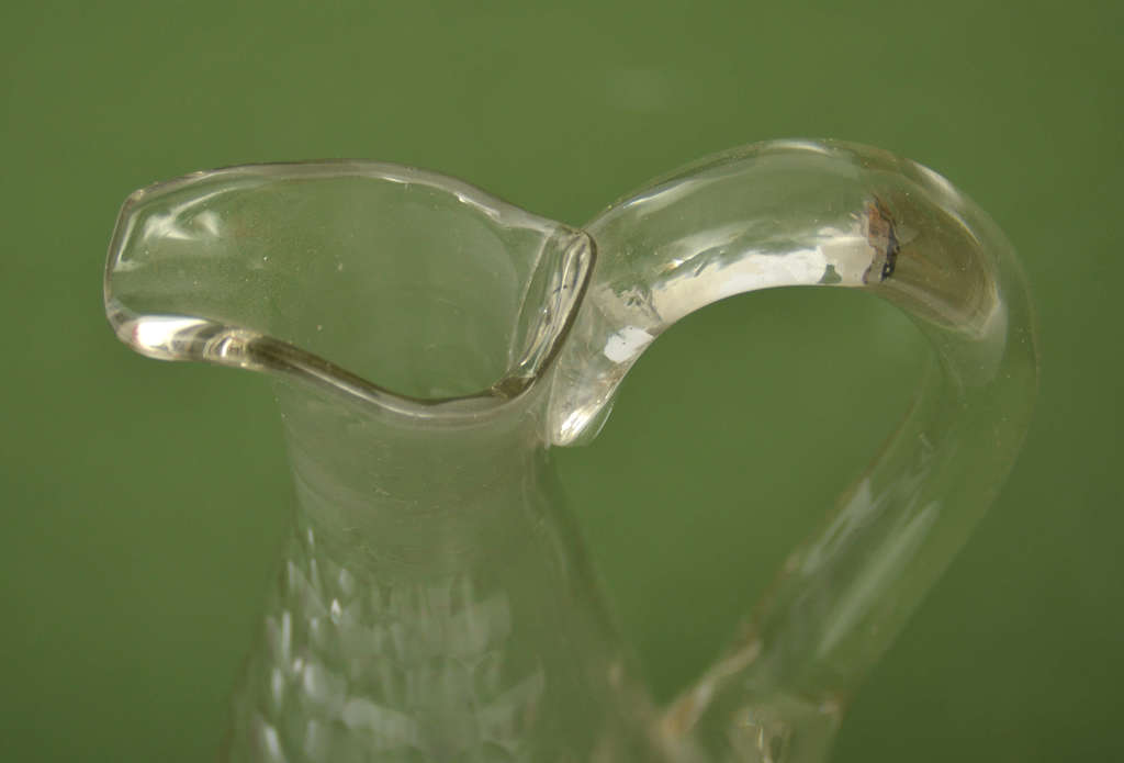 Iļģuciema stikla karafe