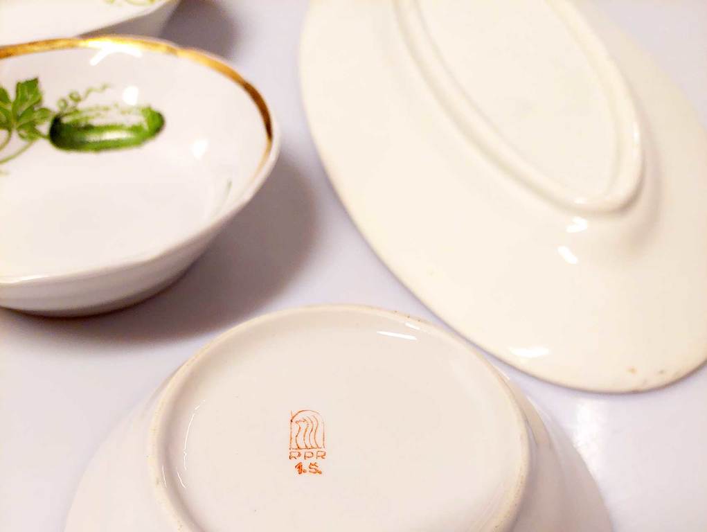 Decorative porcelain dish set Cucumbers 1 large 4 small