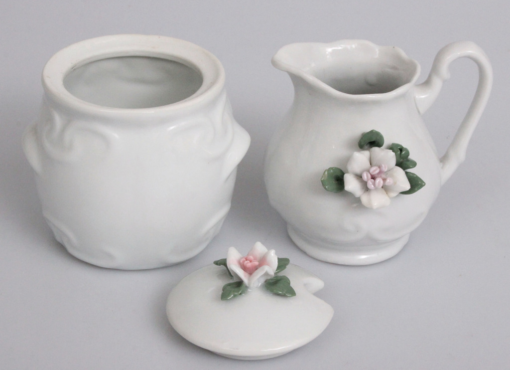 Porcelain creamer and sugar bowl