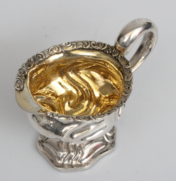 Серебрянный сливочник  в стиле бидермейер