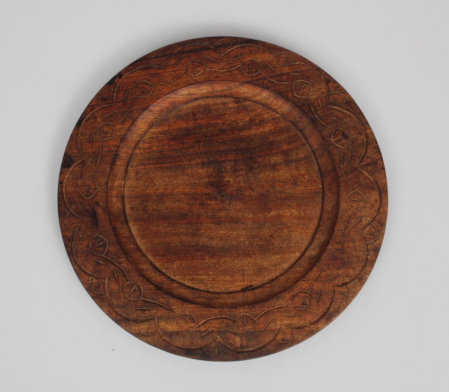 Decorative wooden plate