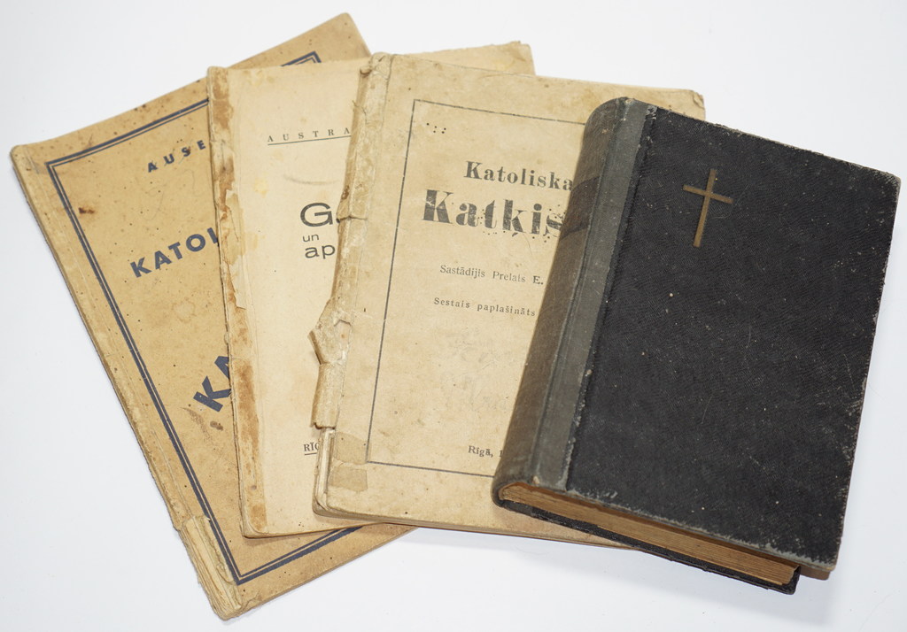 4 books of religious content