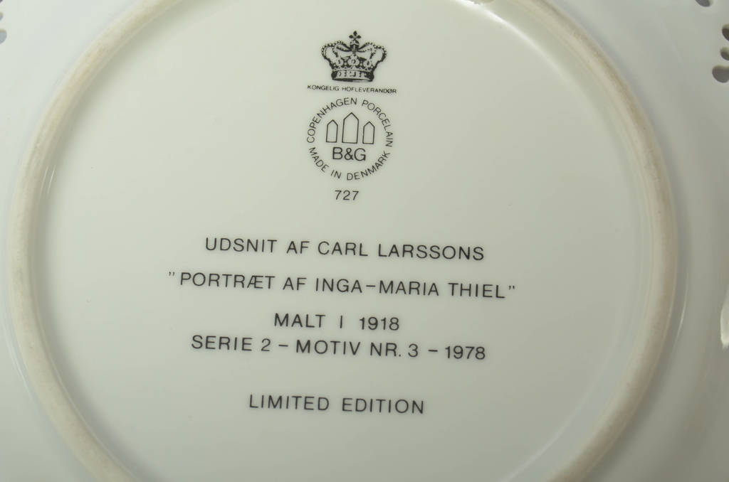 Two decorative porcelain plates with the motifs of the danish painter Carl Larsson's paintings