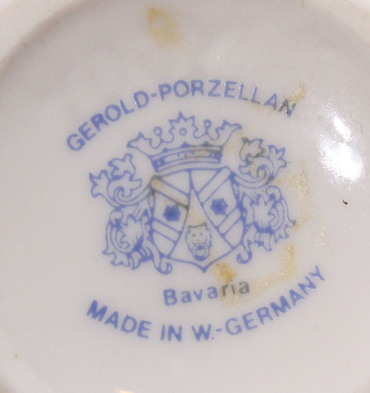 Porcelain salt dishes