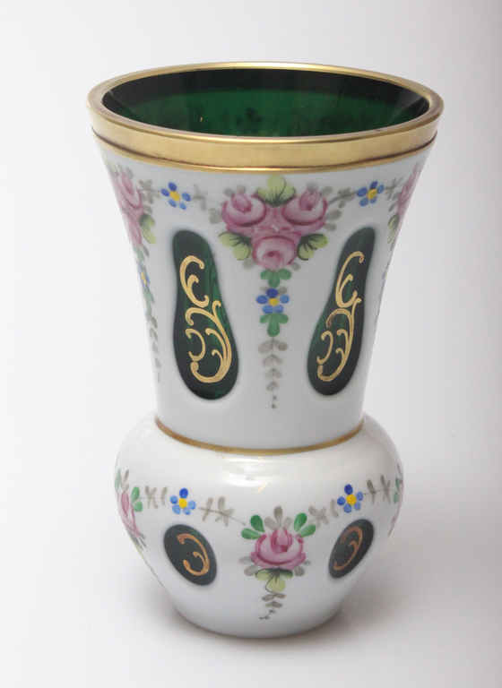 Двухслойная стеклянная ваза с цветочной росписью