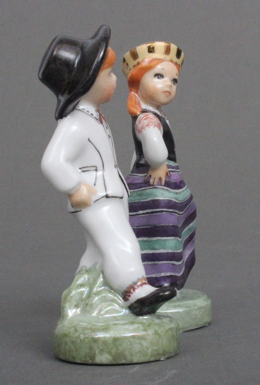 Porcelain figures ''Folk dancers''