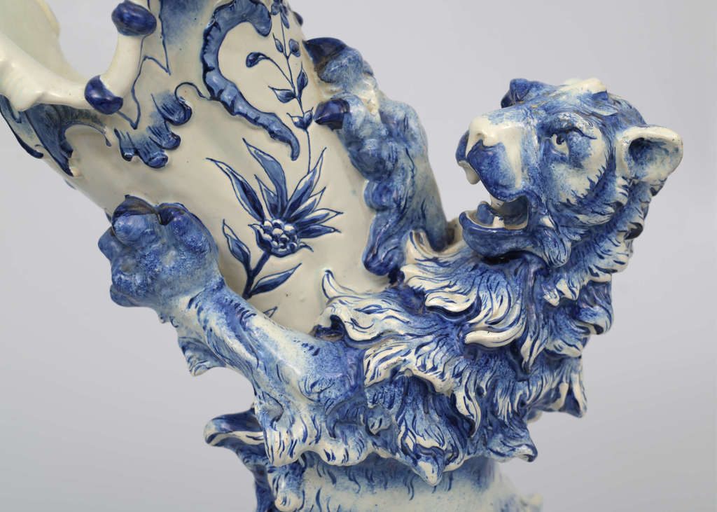 Porcelain composition - vase with figure 