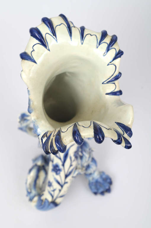 Фарфоровая композиция - ваза с фигурой 
