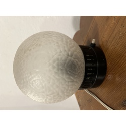 Galda lampa ar stikla abažūru
