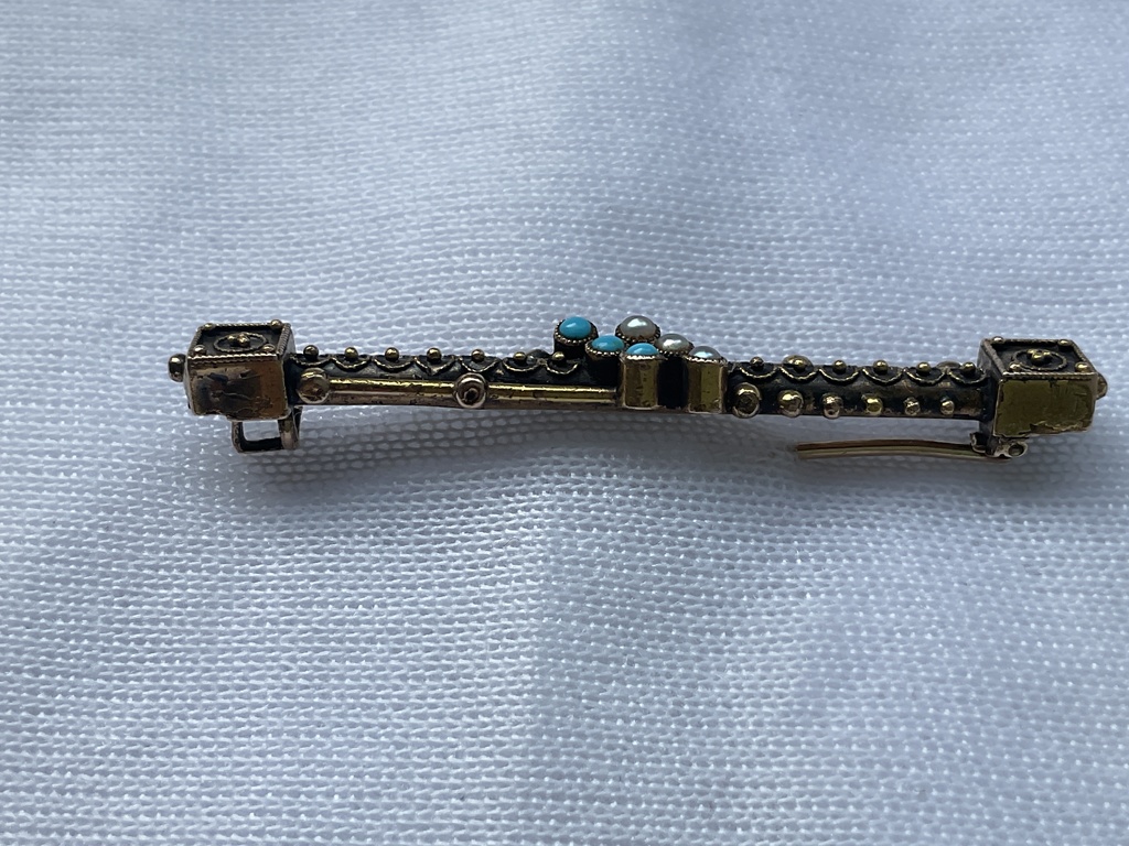 Antique Victorian brooch with turquoise and pearls