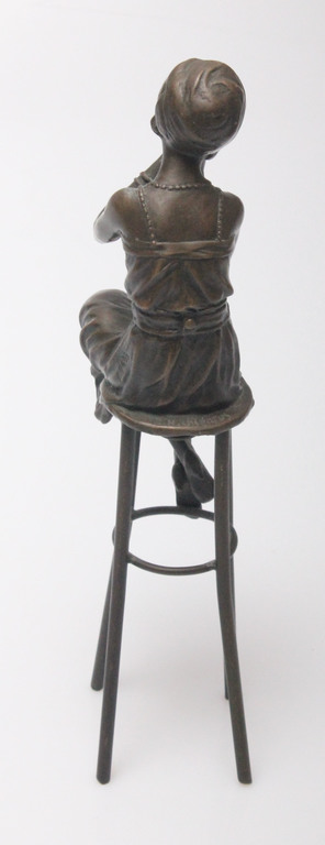 Broza figurine
