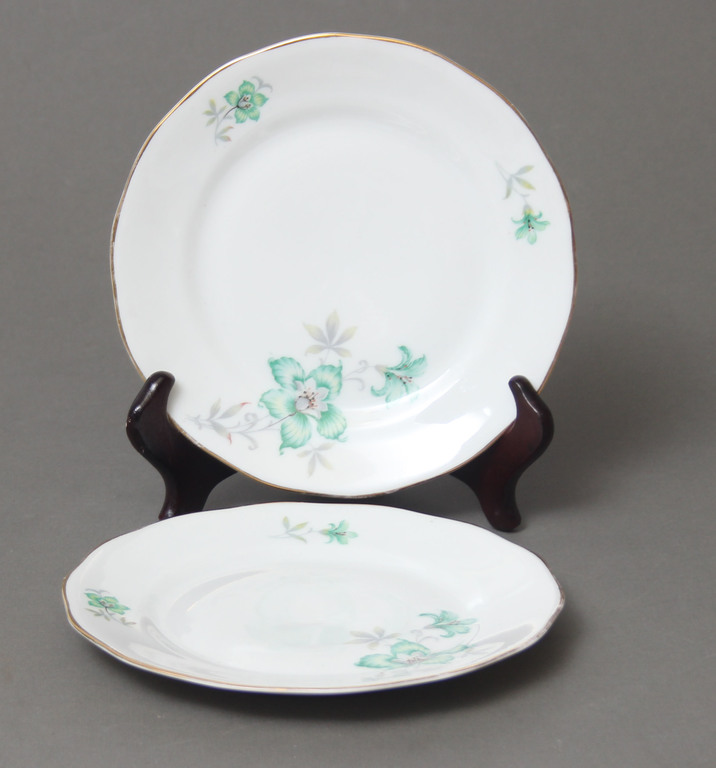 Kuznetsov porcelain plates 2 pcs