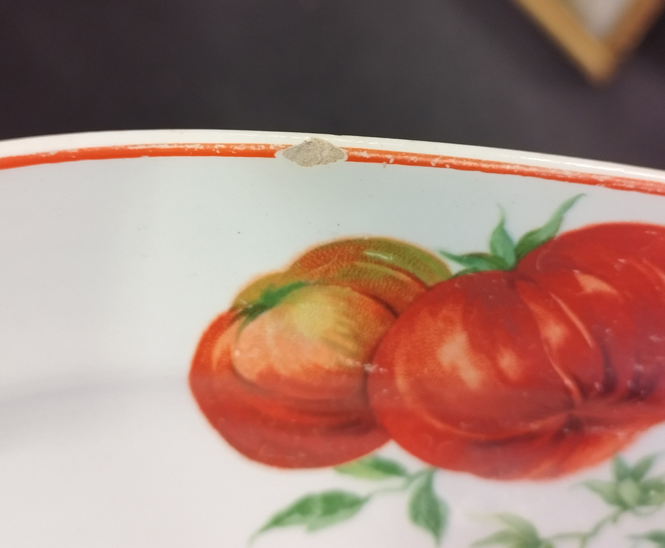 Faience serving dish Tomatoes