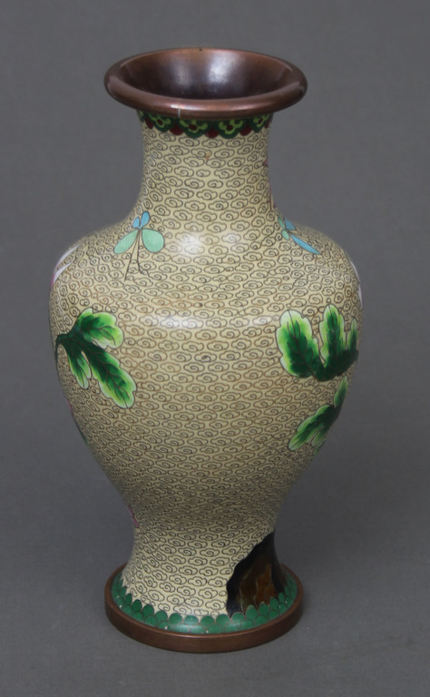 Металлическая ваза с эмалью
