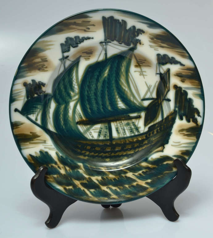 LFZ decorative plate with a sail