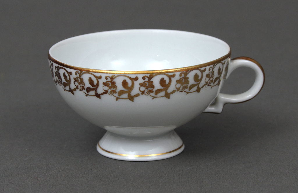 Painted porcelain cup