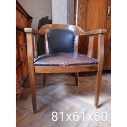 Oak chair with leather upholstery