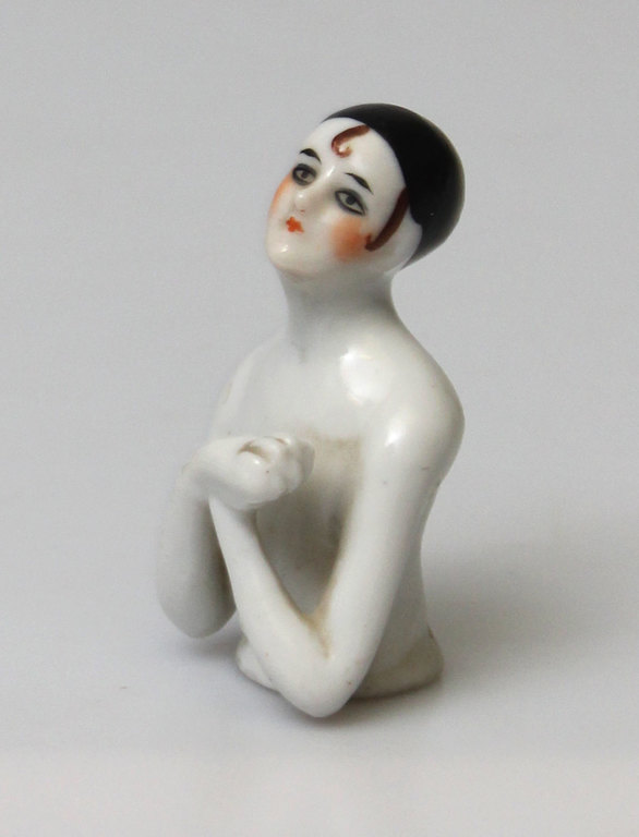 Porcelāna sievietes figūra/lelle