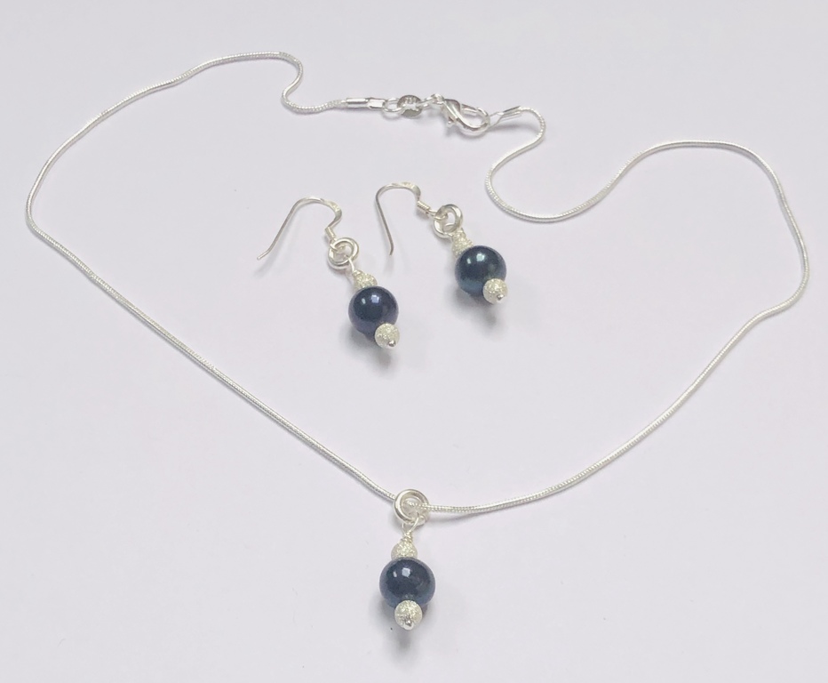 Silver earrings with black wild pearls and pendant with chain