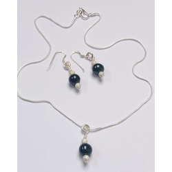 Silver earrings with black wild pearls and pendant with chain