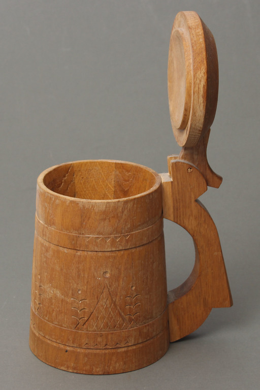 Wooden beer mug with amber