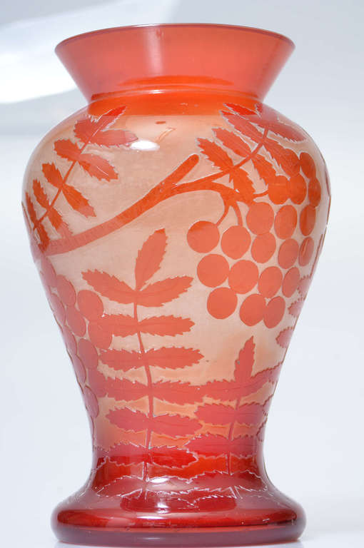 Аутентичная ваза в стиле модерн