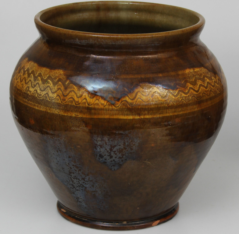 Ceramic vase with ornament