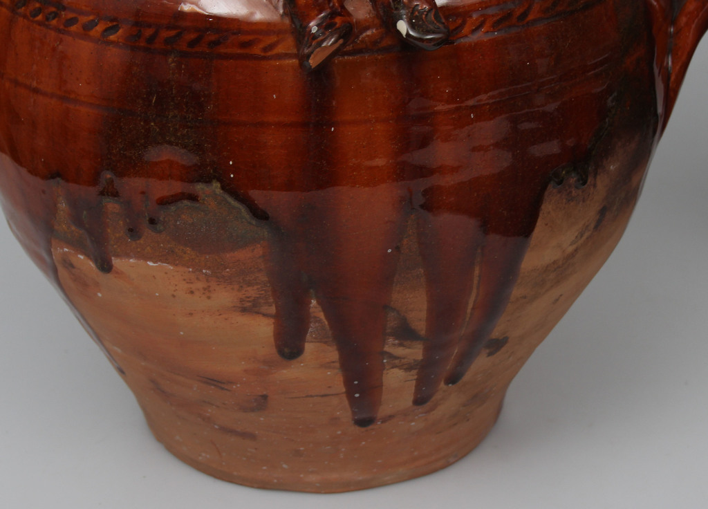 Керамическая ваза с медведем и гармошкой