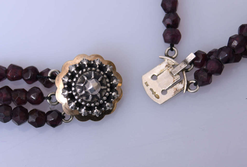 Beads with natural garnets and gold/silver clasp