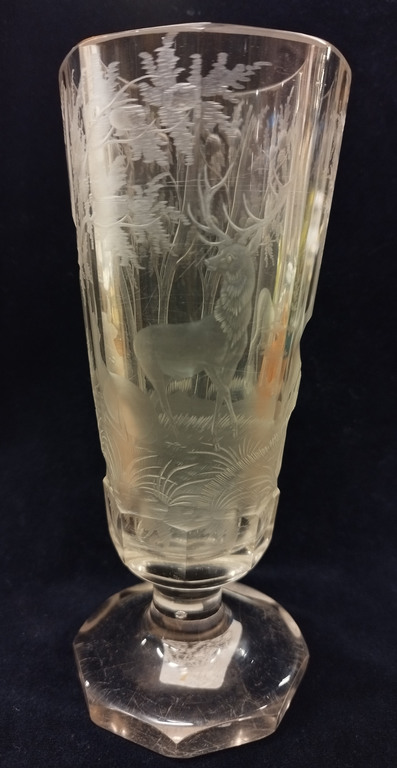 Crystal glass vase with artistic engraving