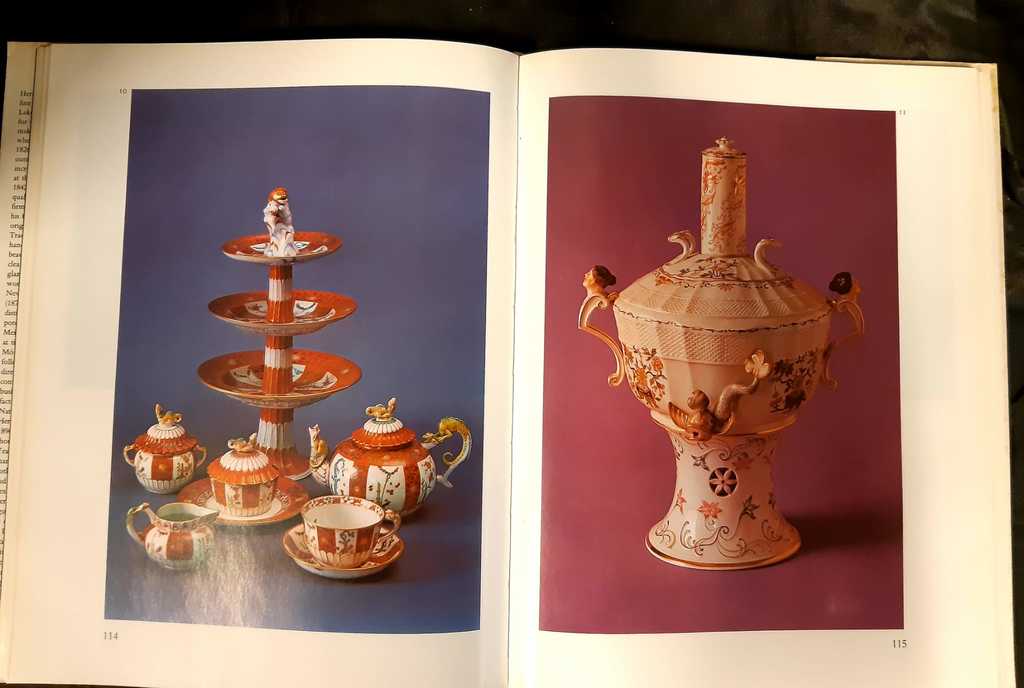 Catalog Herend, eng. in The Art of Hungarian Porcelain
