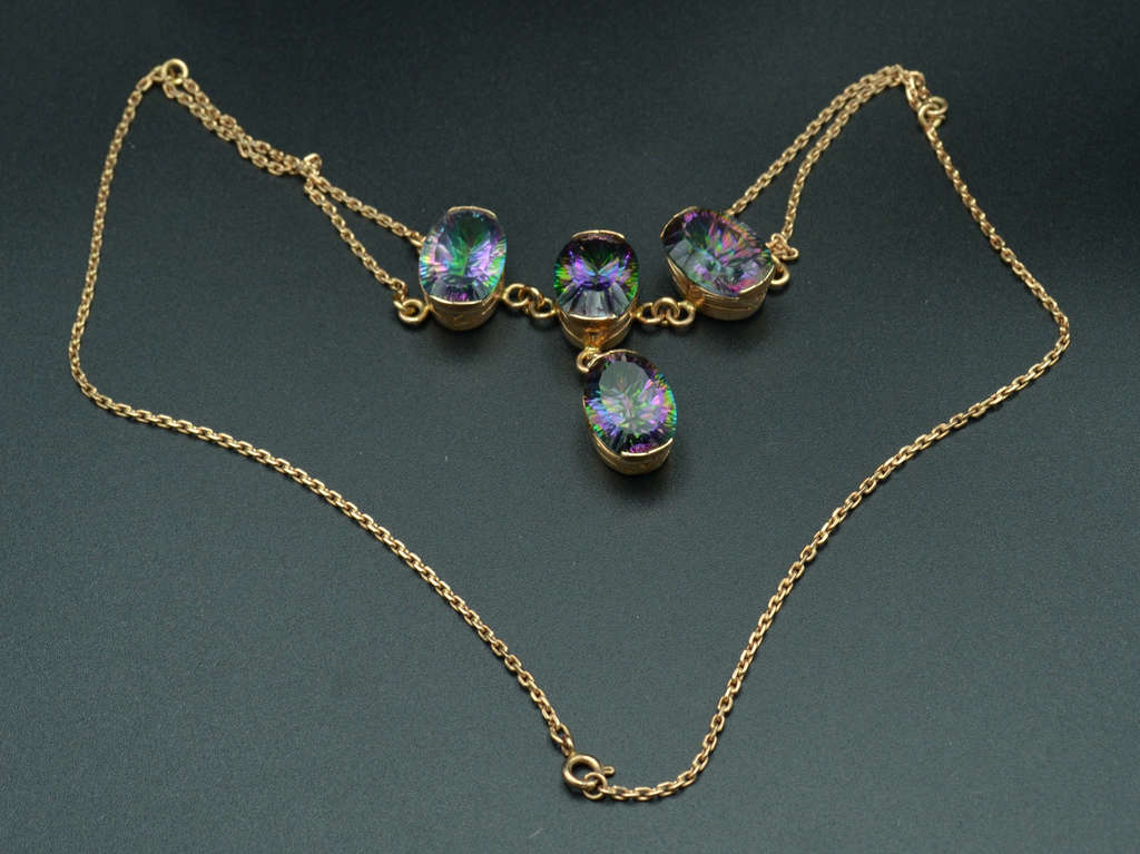 Jewelry set with diamonds, quartz (coated)