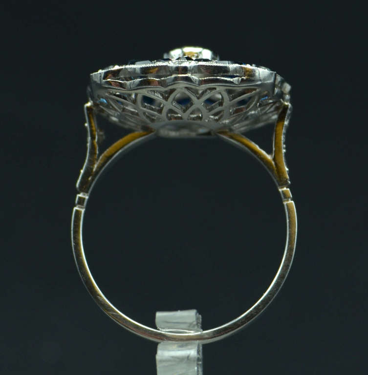 Платиновое кольцо в стиле ар-деко с бриллиантами и сапфирами
