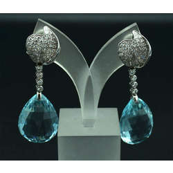 Gold earrings with 95 natural diamonds and 2 natural aquamarines