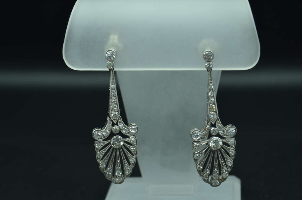 Platinum earrings with 56 natural diamonds