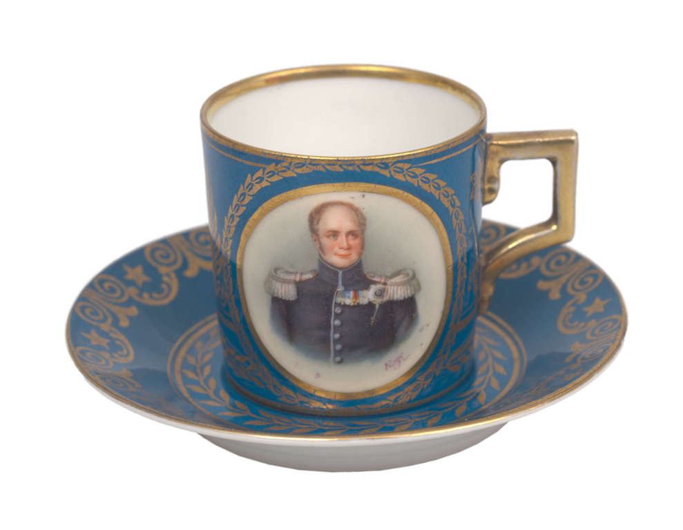 Фарфоровая чашка и блюдце с портретом российского императора Александра
