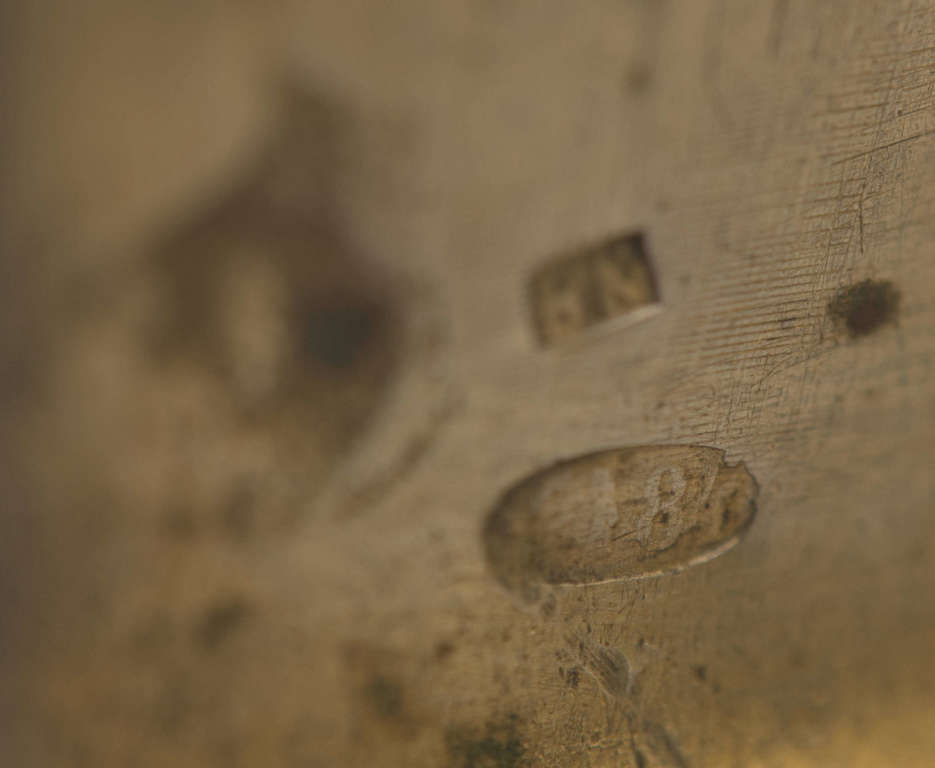 Серебряный портсигар с древнеславянскими изображениями