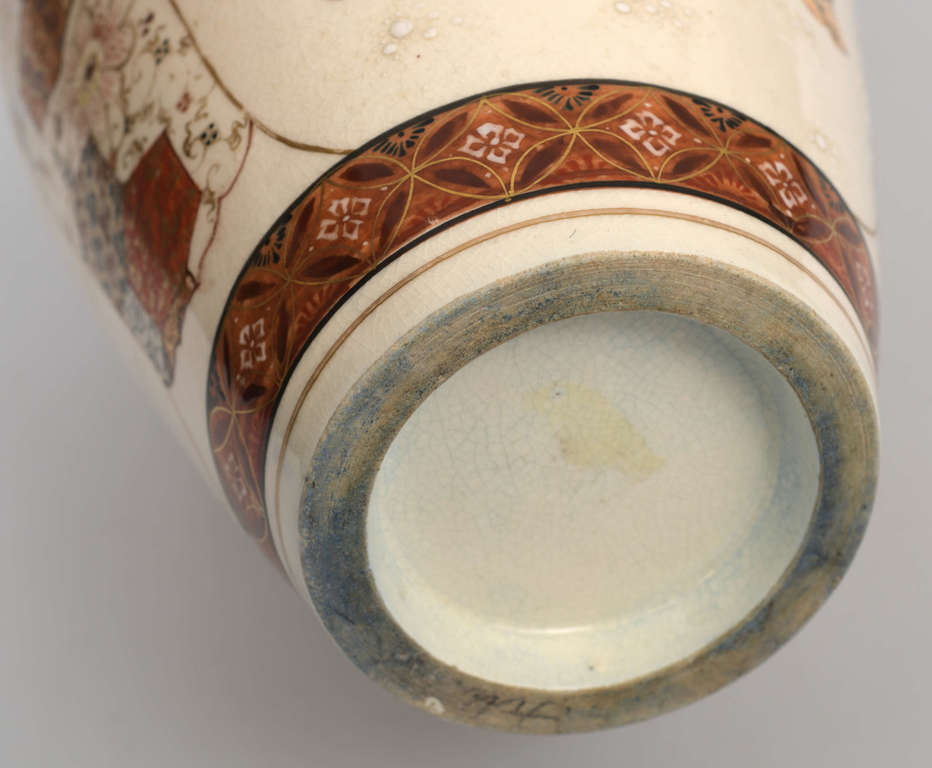 Japanese vase with painting