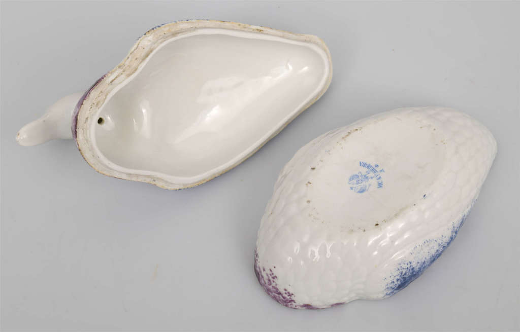 Porcelain dish with a lid 