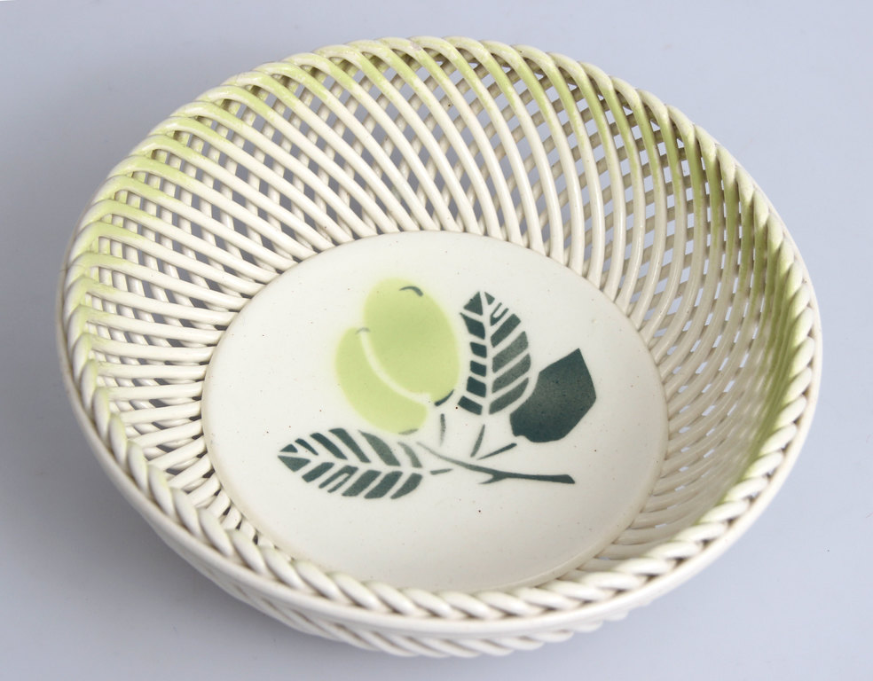 Porcelain bowl with plum motif