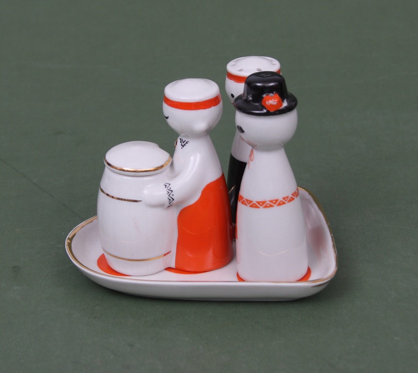 Porcelāna garšvielu trauku komplekts „Rotaļa”