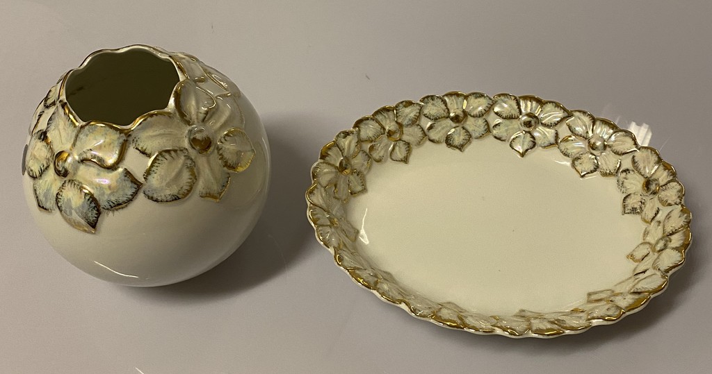 Porcelain vase and cookie dish