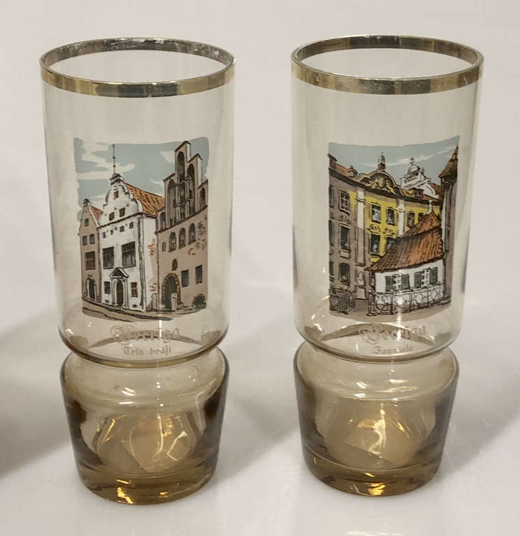 Glass glasses and vase 