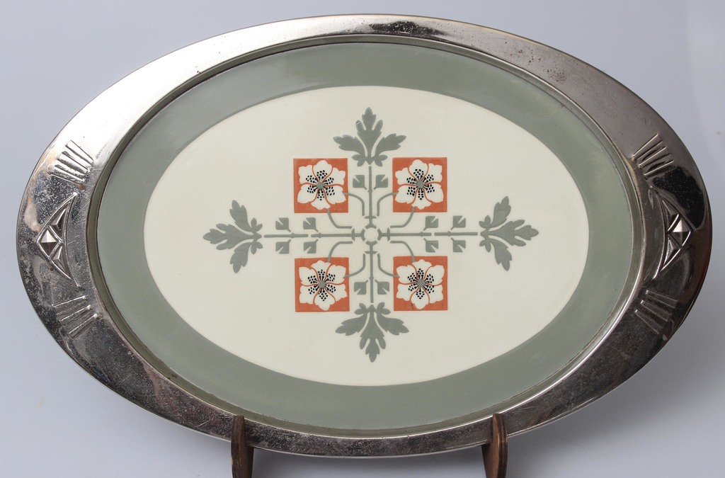 Art Nouveau tray with metal finish