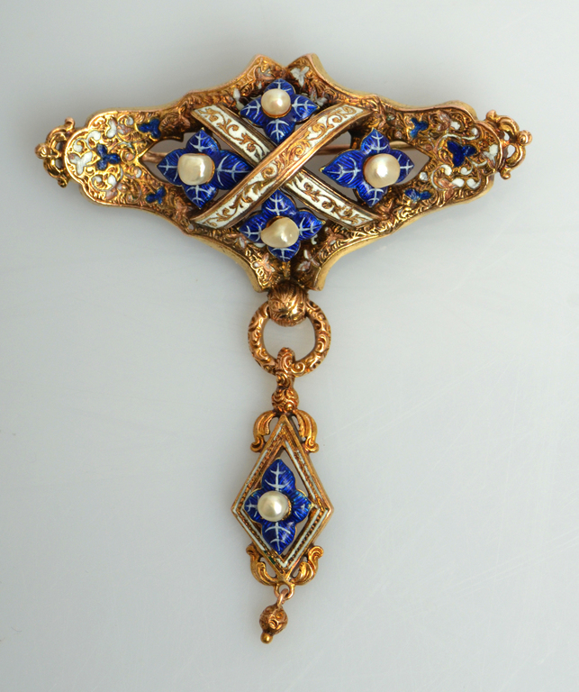 Gold brooch with enamel and pearls